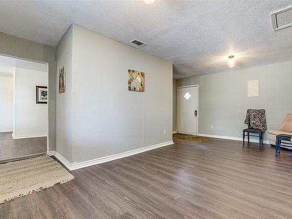 4th image of 3816 Basswood Dr