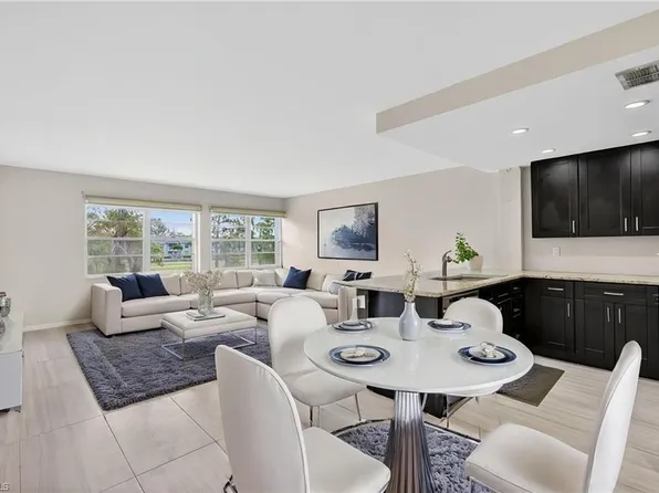1084 Forest Lakes DR #7205, NAPLES, FL 34105