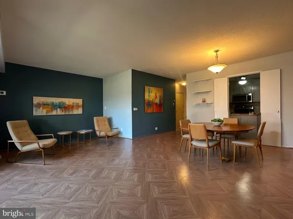205 Yoakum Pkwy Unit 316, Alexandria, VA 22304