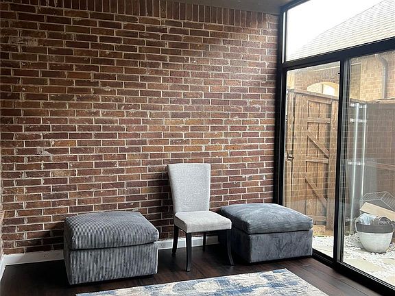 5th image of 2173 Miramar Dr