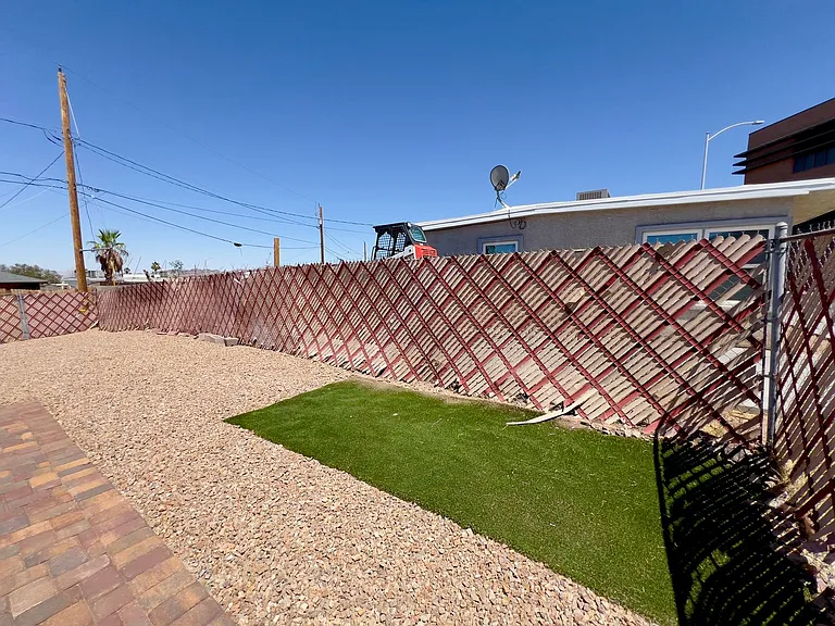 227 S Texas Ave #B — Photo 16