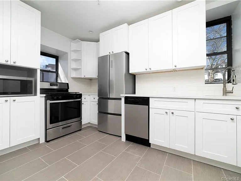 847 State St — Photo 1