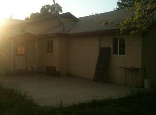 835 6th St, Livingston, CA 95334