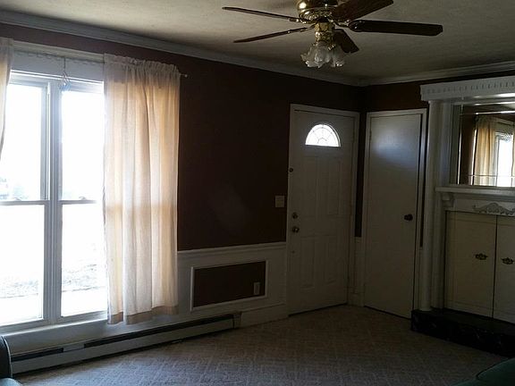 3rd image of 205 W Pine St