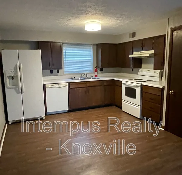 8738 Gleason Dr — Photo 5