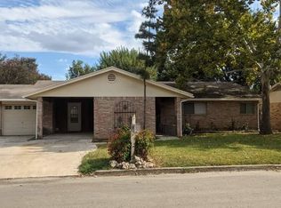 747 Dallas St, New Braunfels, TX 78130