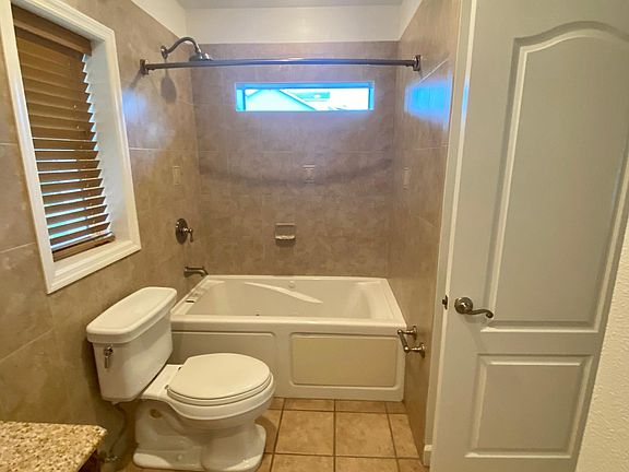 3rd image of 6013 Gulfport Blvd S