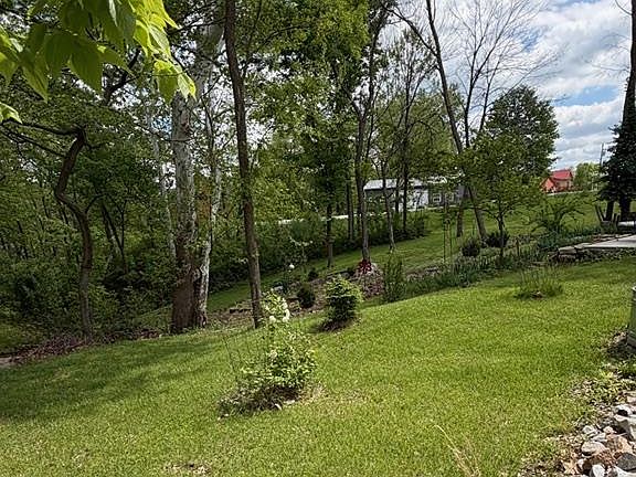 5th image of 1002 Hunter Park