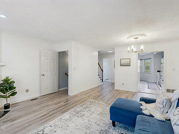 2nd image of 24 Gardiner Ct