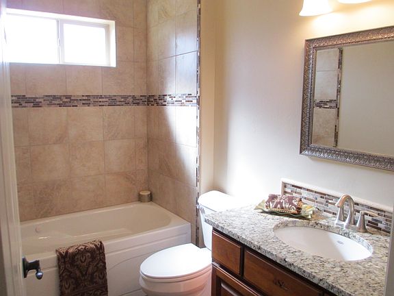 Guest bath/jetted tub