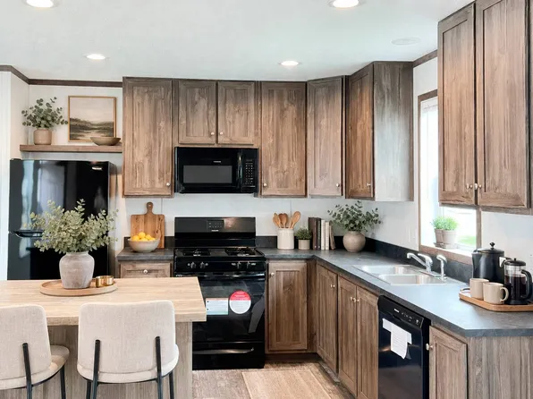 2500 Farm Bureau Rd #226, Manhattan, KS 66502