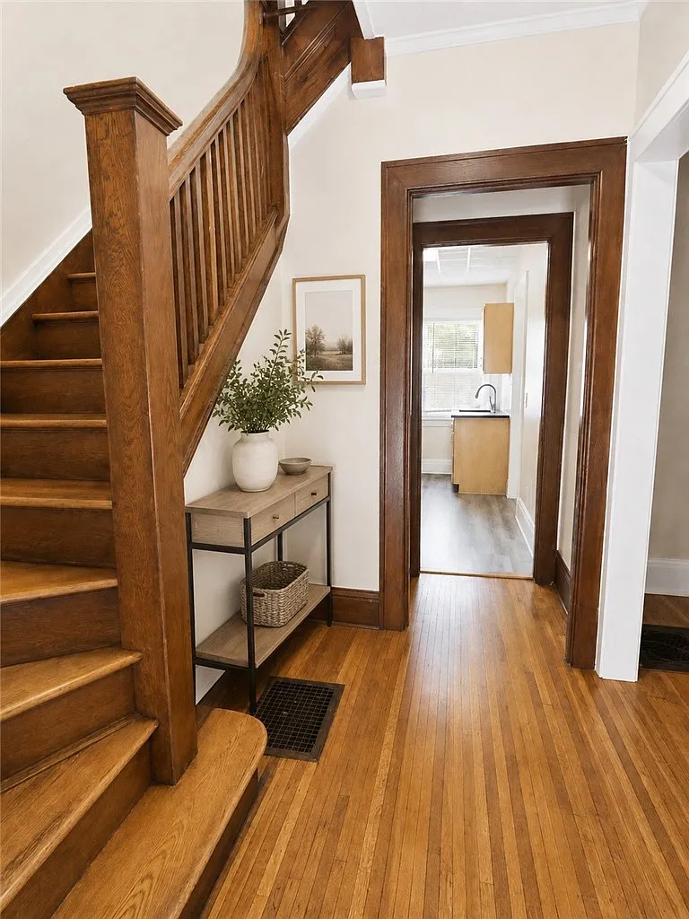2 bed, 1.0 bath, 1170 sqft, $1,575 — Photo 4
