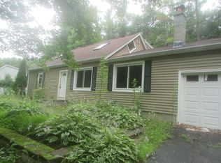 228 Grantwood Dr, Amherst, MA 01002