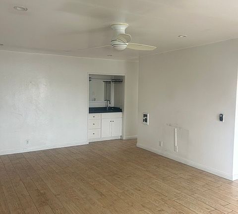 2nd image of 1918 Pacific Ave APT 3