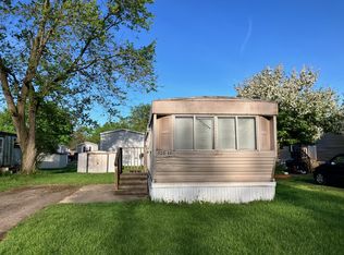 526 Thoreau #22, South Lyon, MI