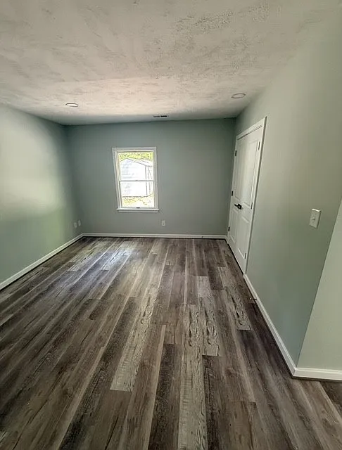 2 bed, 1800 sqft, $1,800 — Photo 4