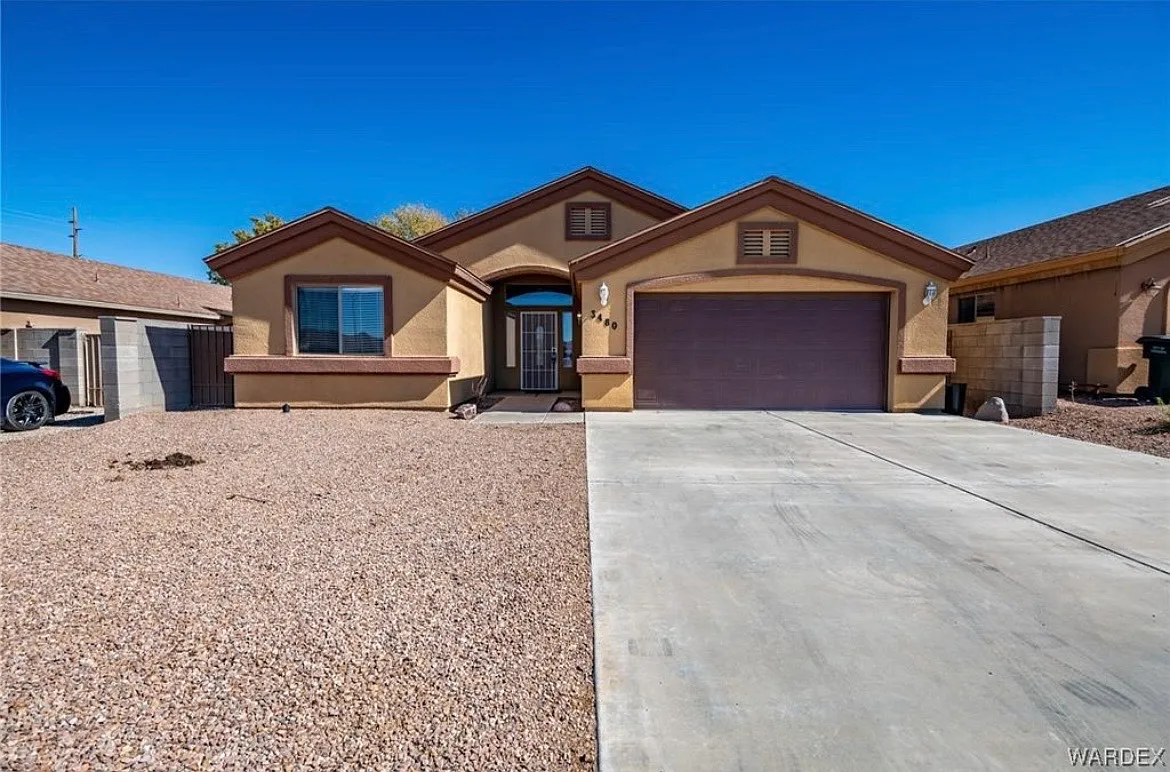 3 bed, 1449 sqft, $1,850 — Photo 1
