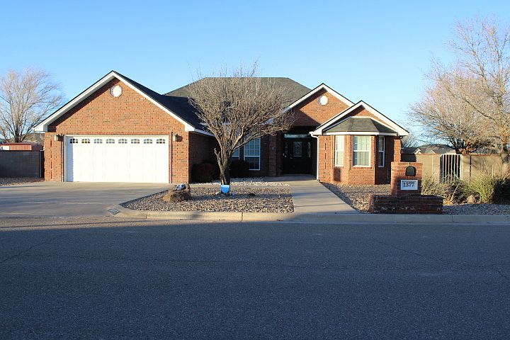 1st image of 1377 Oakwood Cir