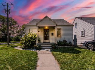 6701 Heyden St, Dearborn Heights, MI 48127