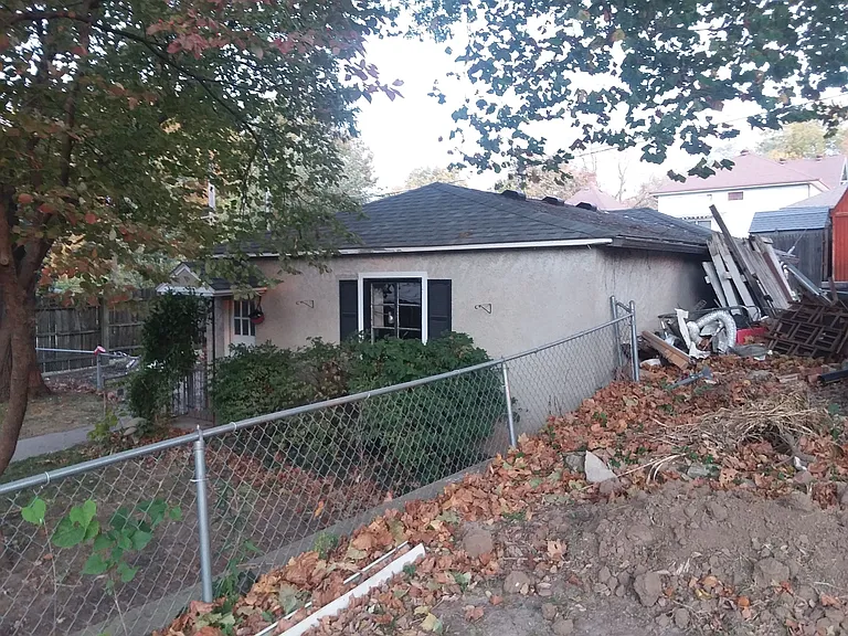 1604 Oneida St — Photo 7