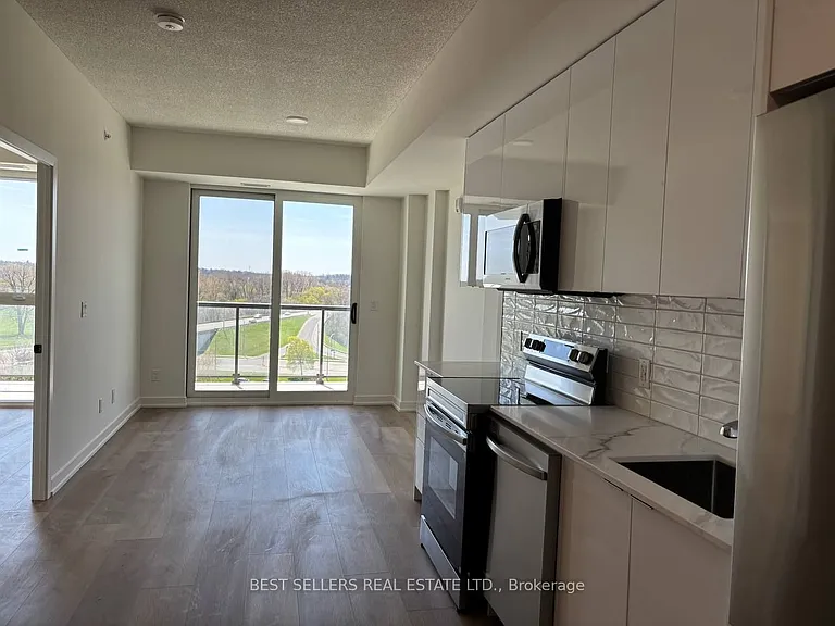 33 Erie Ave #812 — Photo 5