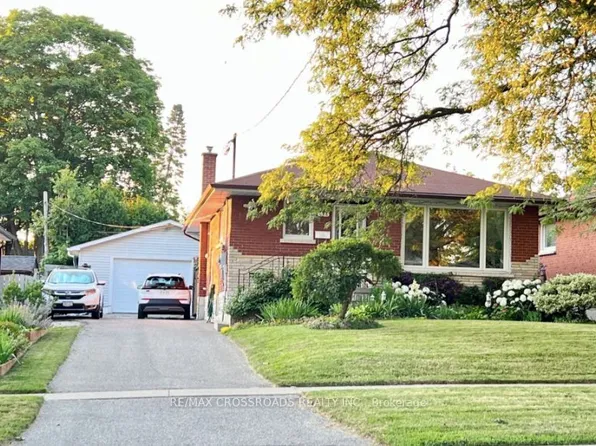 636 Shakespeare Ave, Oshawa, ON L1H 3H9