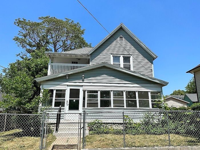 1st image of 413 Howard St SE #413