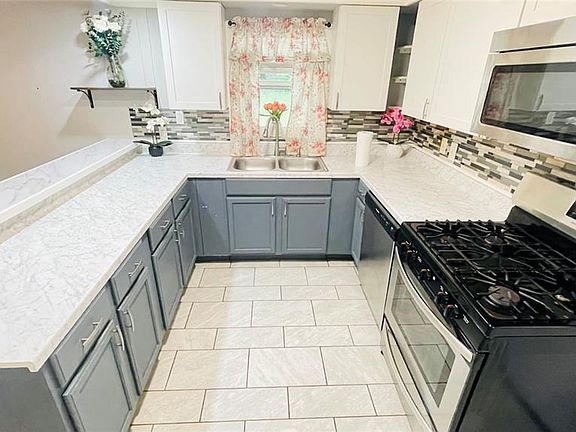 5th image of 3410 Milan Dr