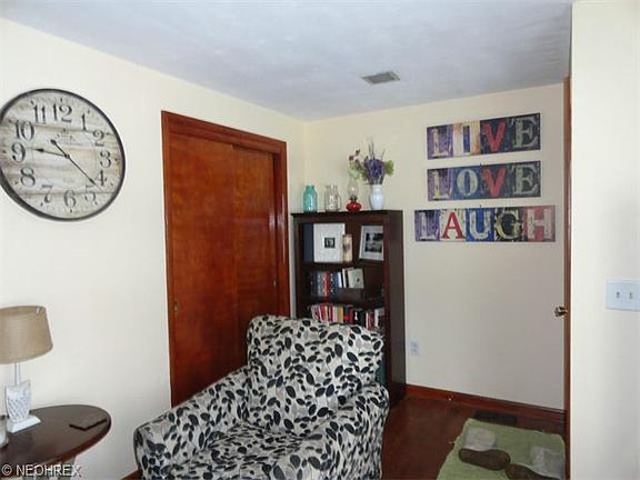 2nd image of 1262 Center Dr