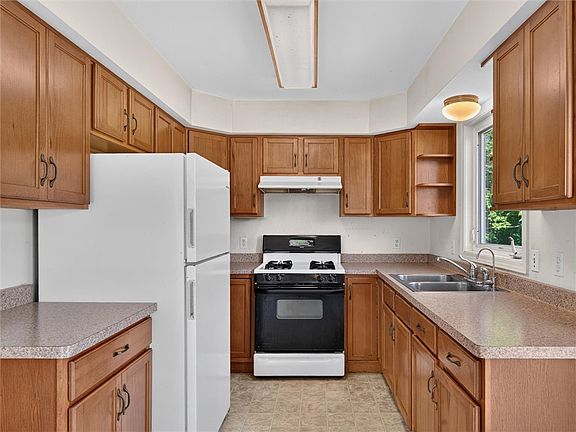 5th image of 7142 Woolston Rd