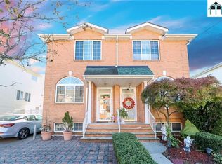 36 Amy Ln, Staten Island, NY 10314