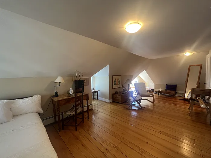 2 bed, 1.0 bath, $3,200 — Photo 3
