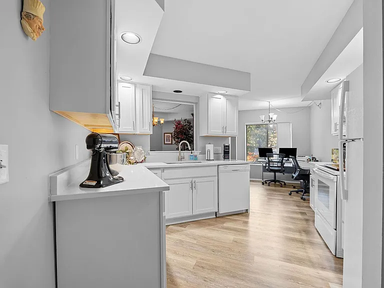 Westgate Residential Suites — Photo 22