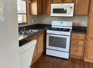 20 Saratoga Dr, Halfmoon, NY 12065