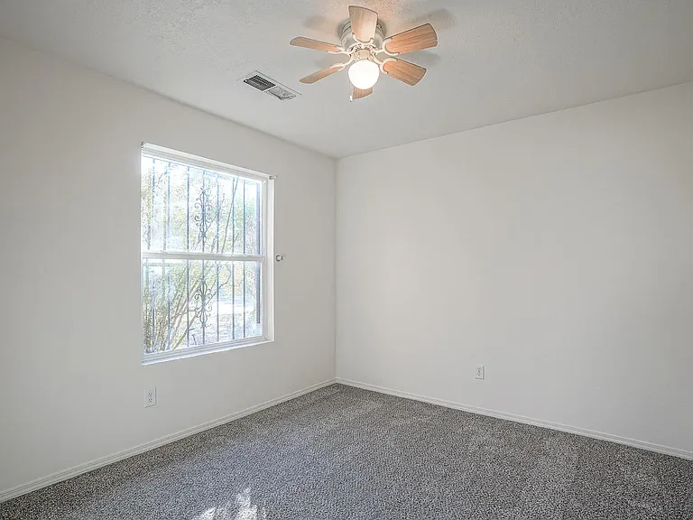 723 Seaborn Dr SW — Photo 25