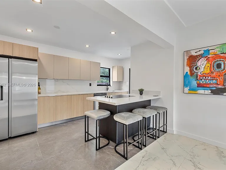 501 NW 46th St — Photo 27