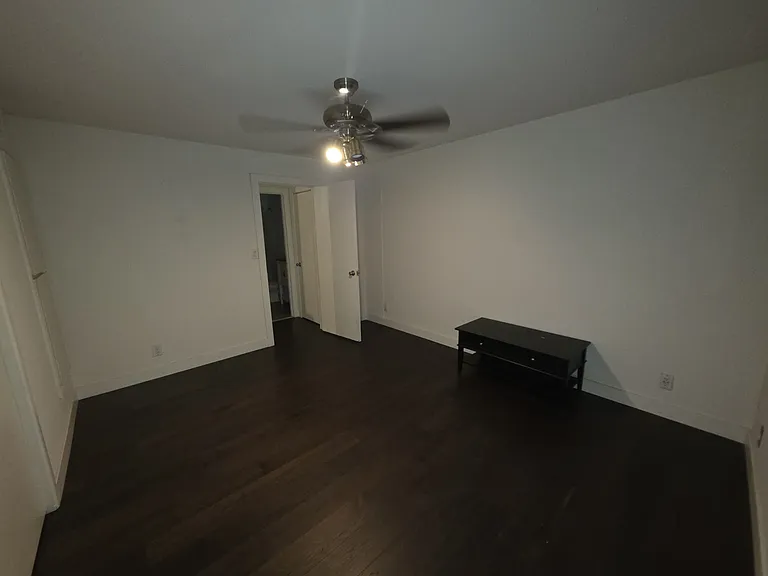 4924 N Woodmere Fairway #4 — Photo 11