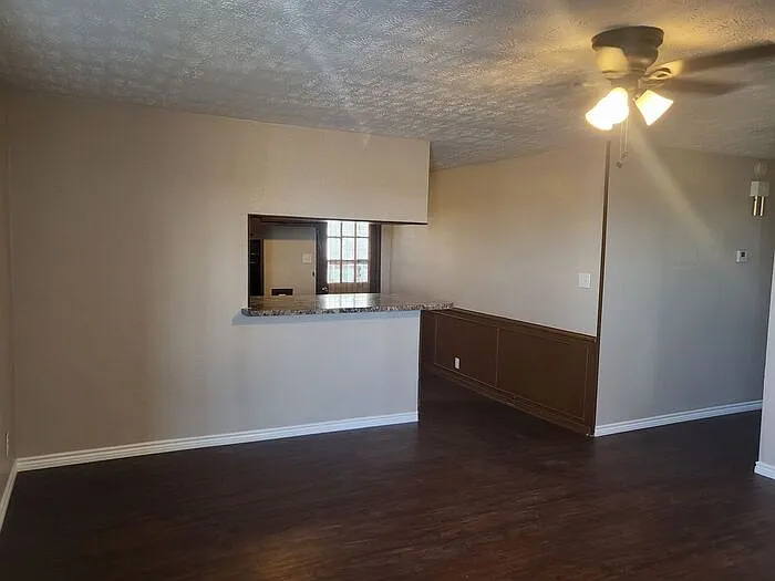 324 W Young St — Photo 5