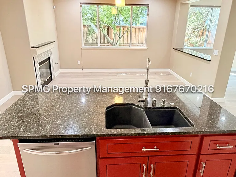 609 Granada Pass Dr — Photo 12