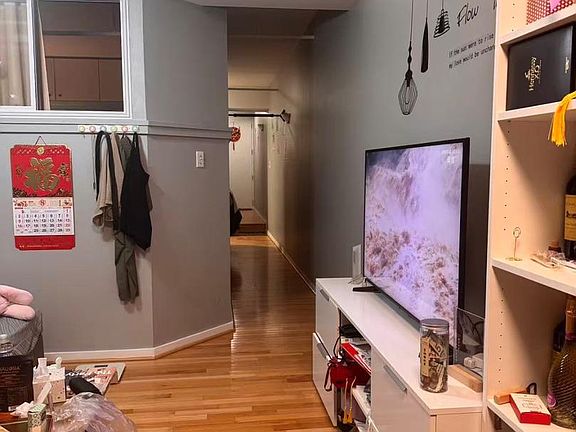 3rd image of 1010 Race St APT 2F