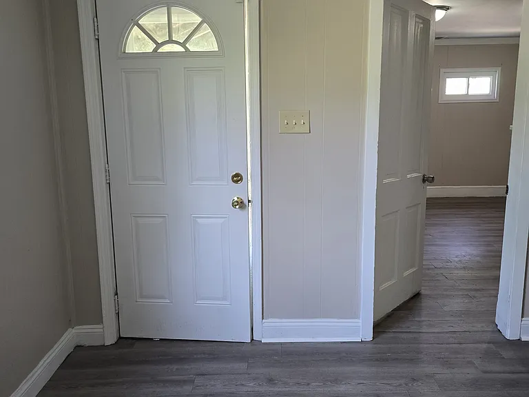 1038 Middle St — Photo 15