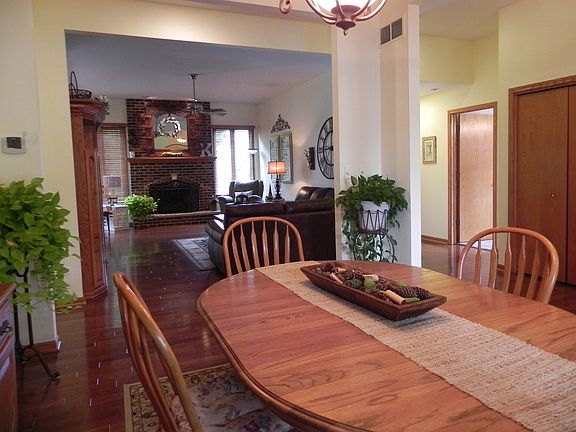 4th image of 2781 Genoa Dr