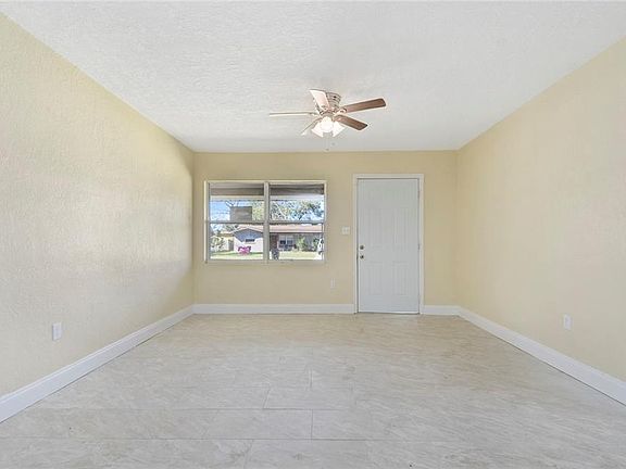 3rd image of 4217 Meadowbrook Ave