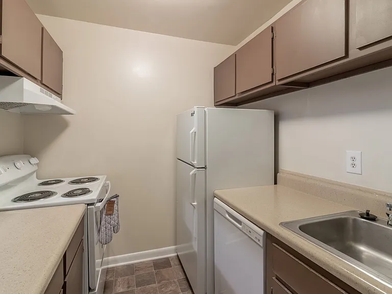 North Slope Apartments — Photo 11