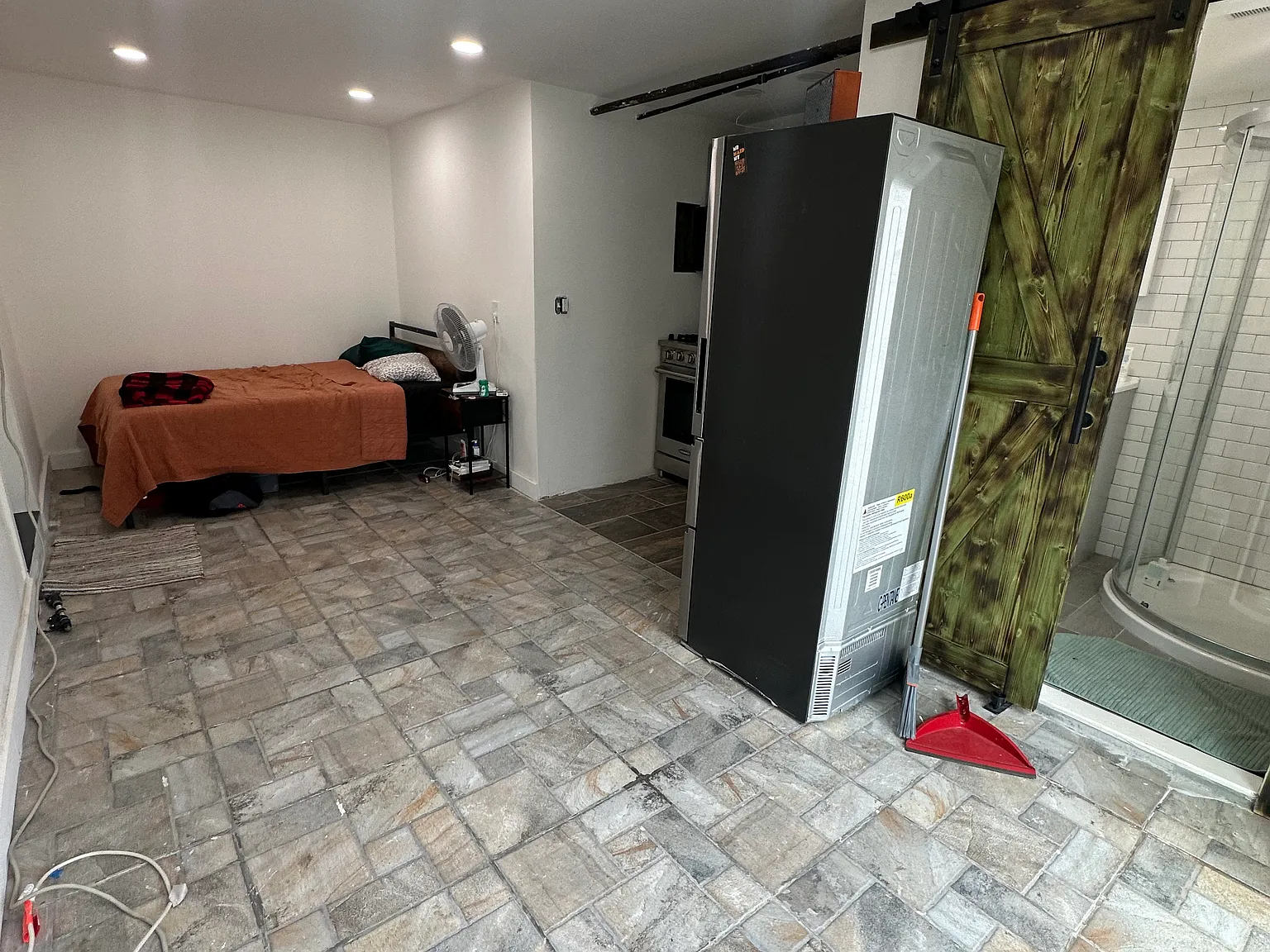 Studio, $1,600 — Photo 4