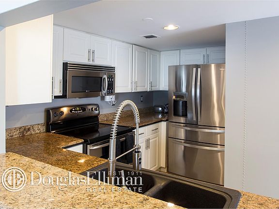 5th image of 635 Euclid Ave APT 104