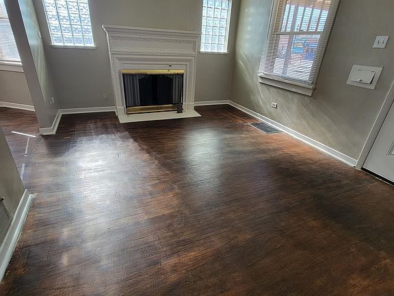 4th image of 4400 Wyandot St