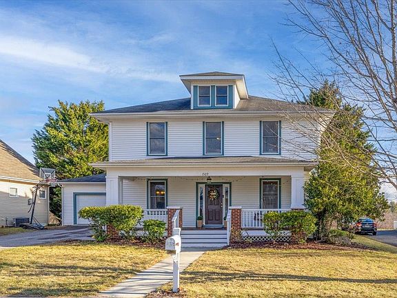 2nd image of 1509 Poplar Ridge Cir