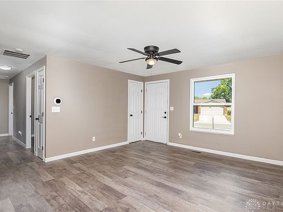 5th image of 6821 Rockview Ct