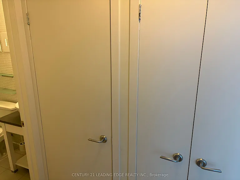 8 Colborne St #1103 — Photo 19